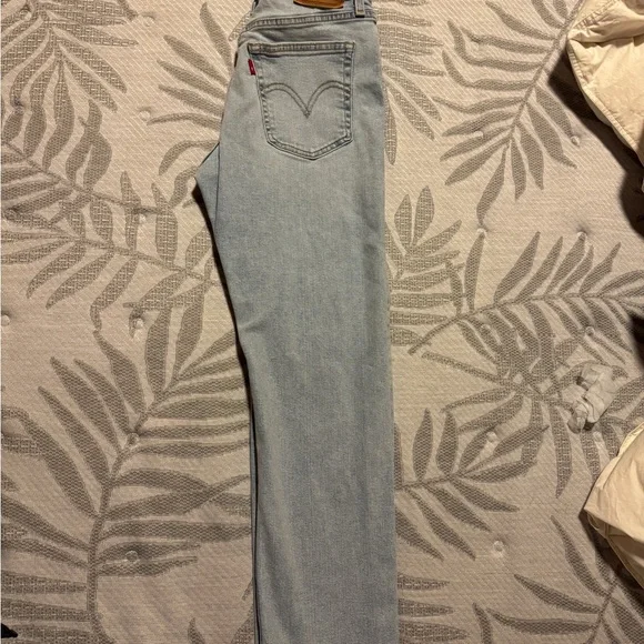 Levi's Wedgie Straight Jeans - Picture 4 of 6